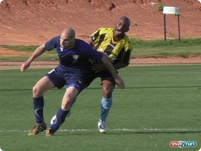 היה לו כבר צהוב. סטאר נכנס בגוס סנטוס (שקד מורג)